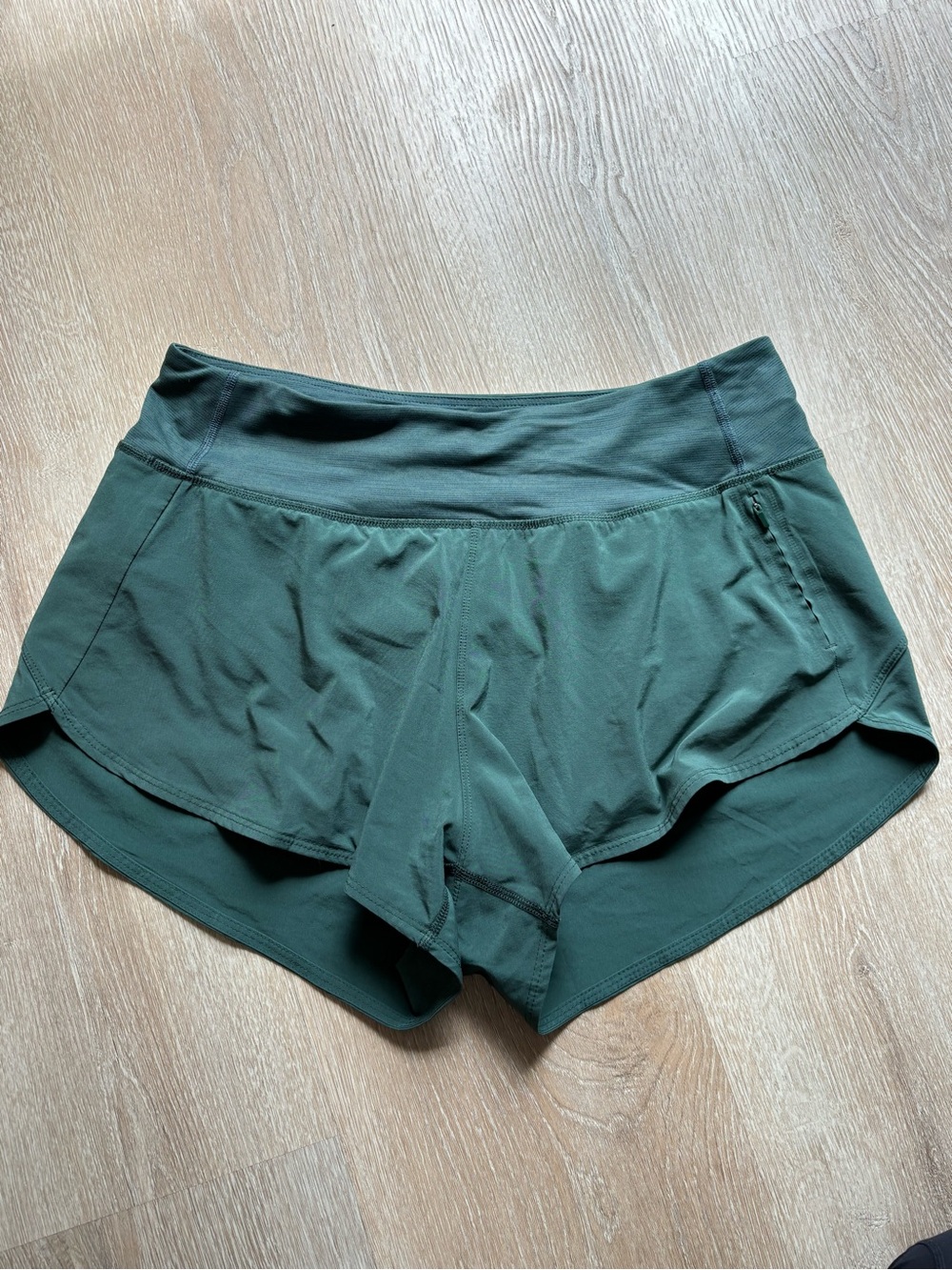 Outdoor Voices Green Lined Performance Running Shorts Women’s size Large